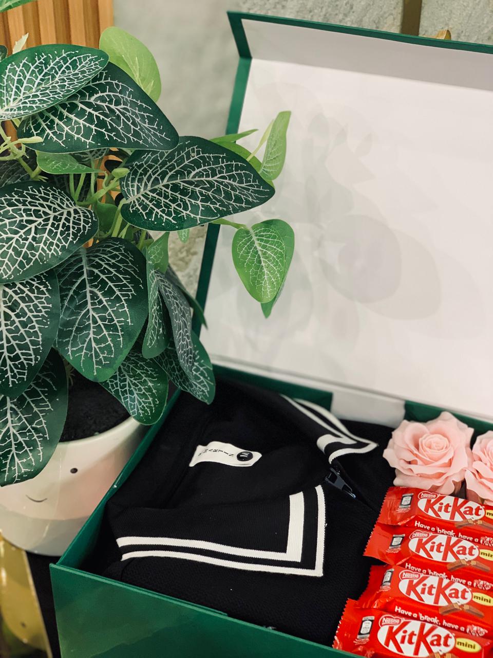 Basic T-Shirt Gift Hamper Box – Casual Birthday Gift for Him