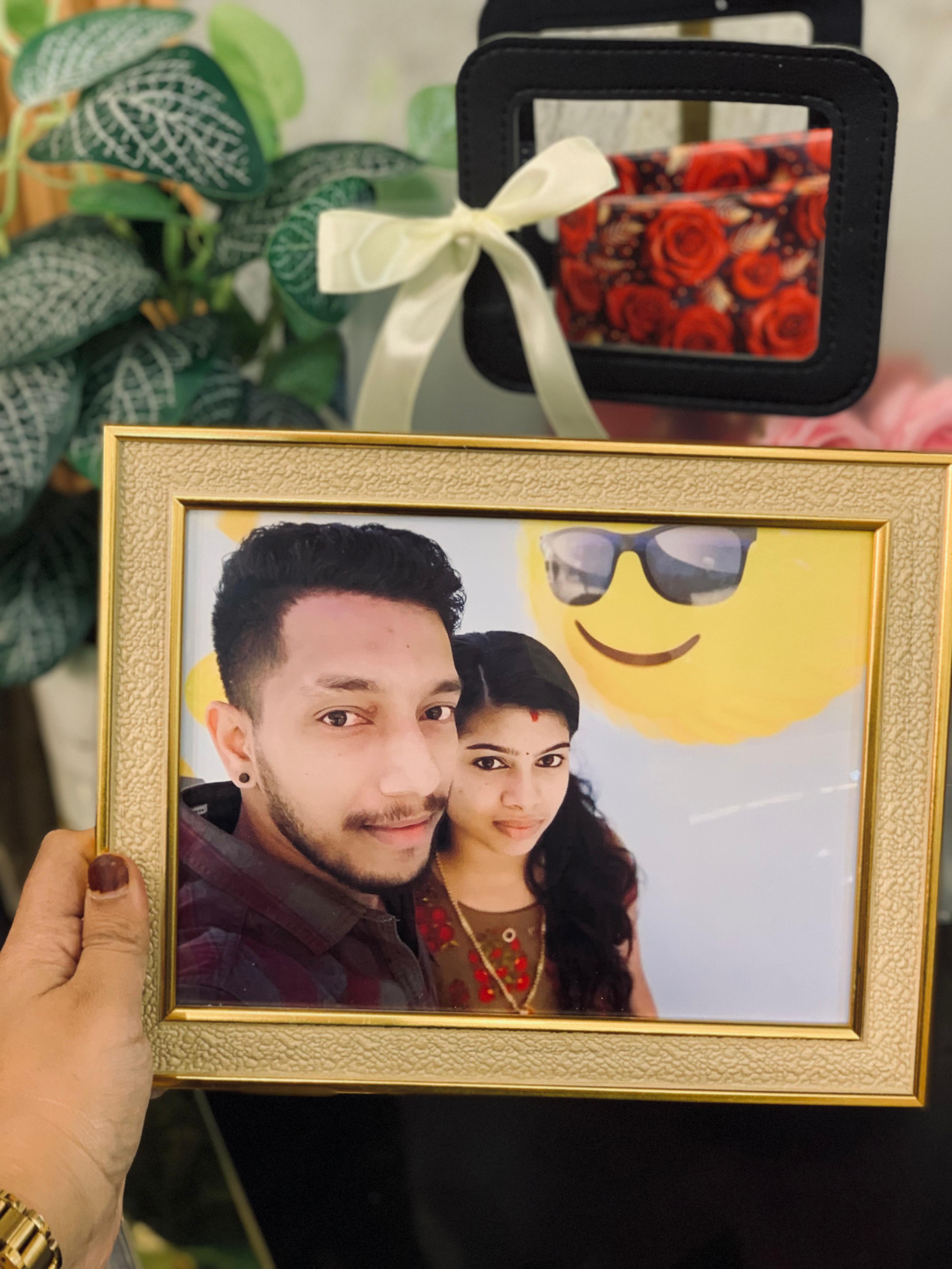 Classic Photo Frame Gift Hamper – Affordable Sentimental Gift
