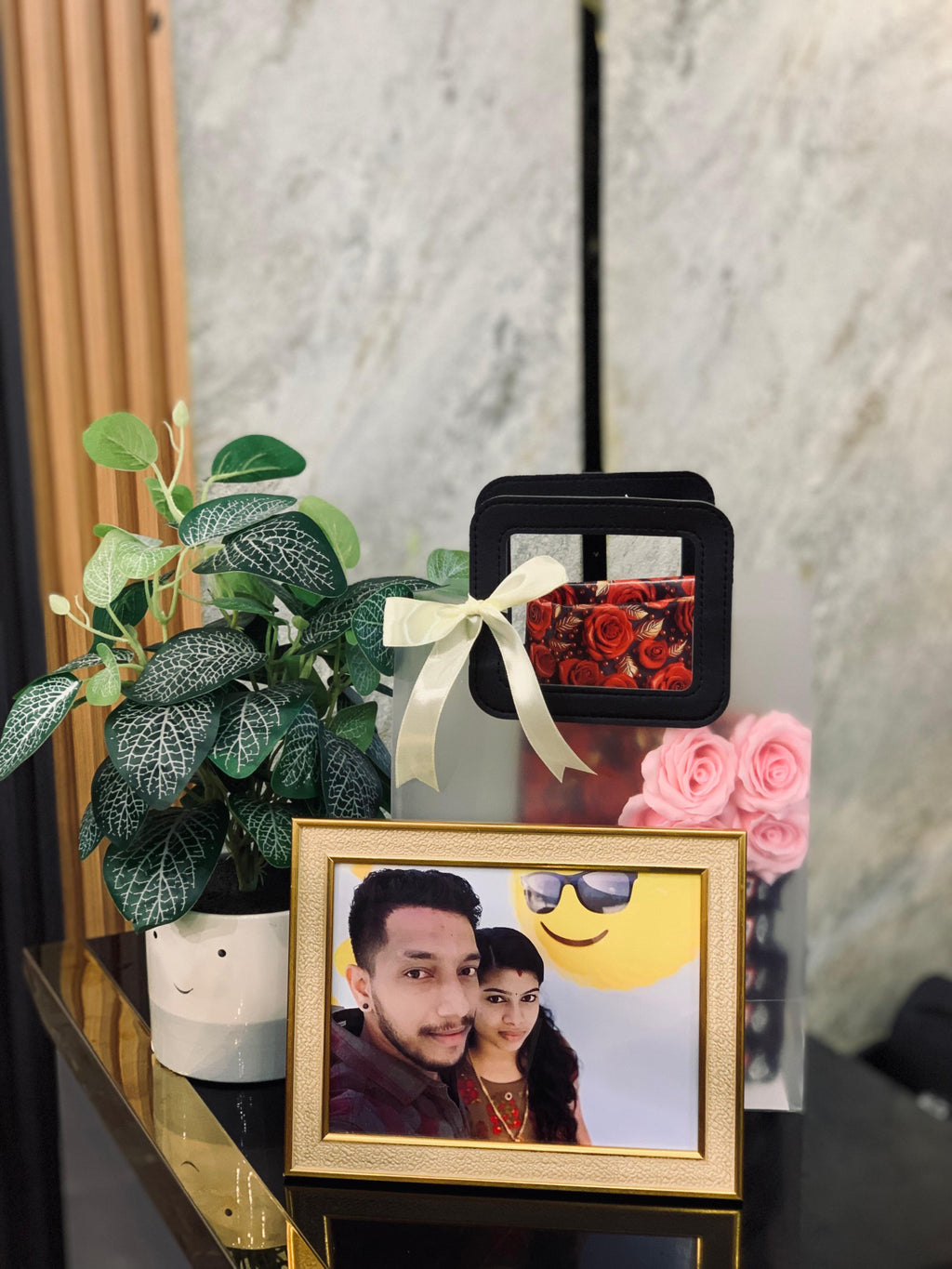 Classic Photo Frame Gift Hamper – Affordable Sentimental Gift