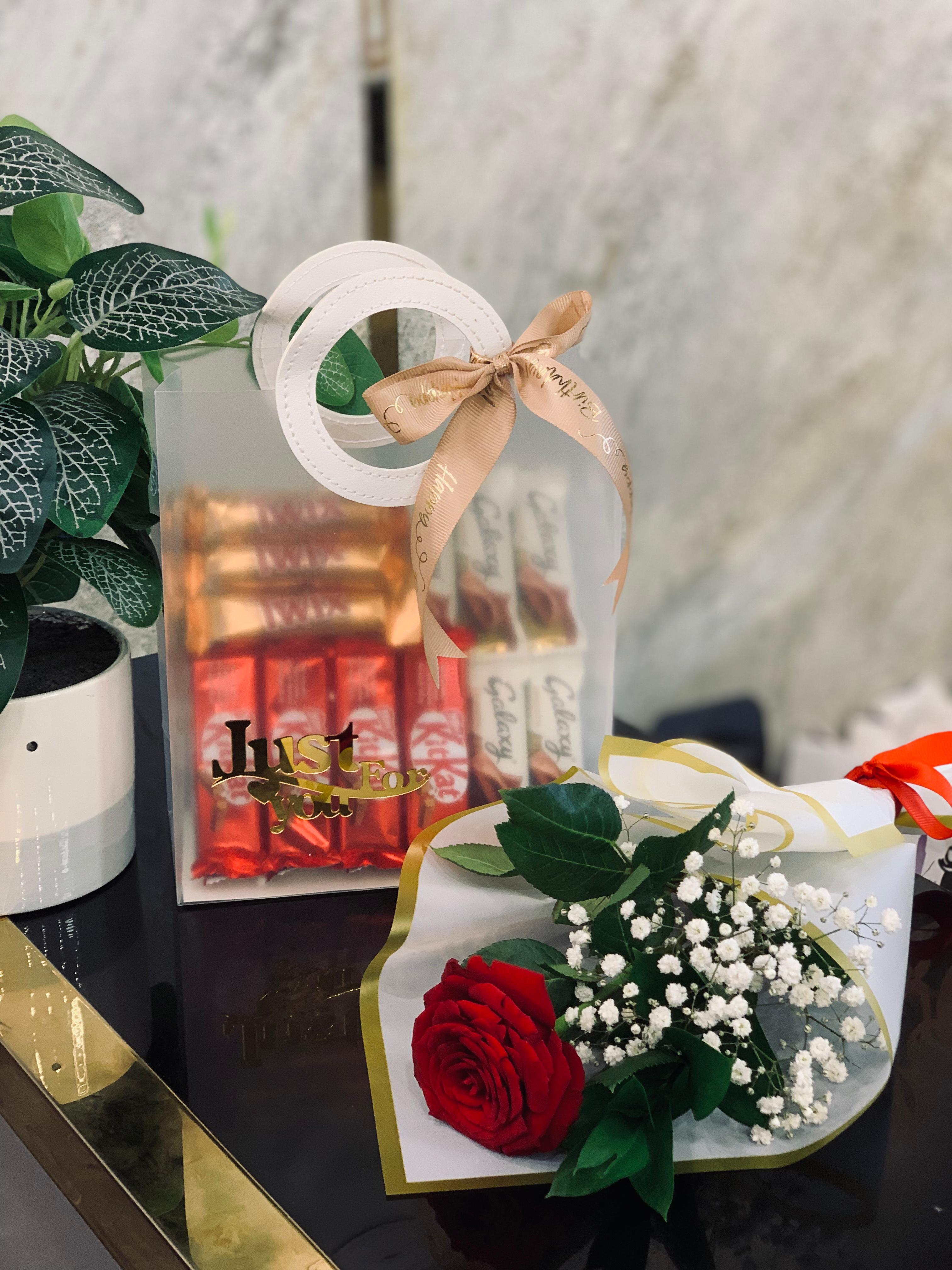 Chocolate Gift Hamper with Rose Bouquet – Sweet Romantic Gift Combo