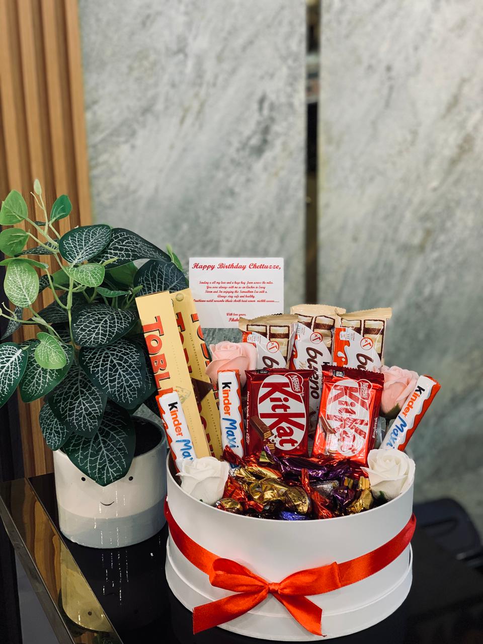 Customized Chocolate Gift Hamper – Personalised Sweet Gift Box