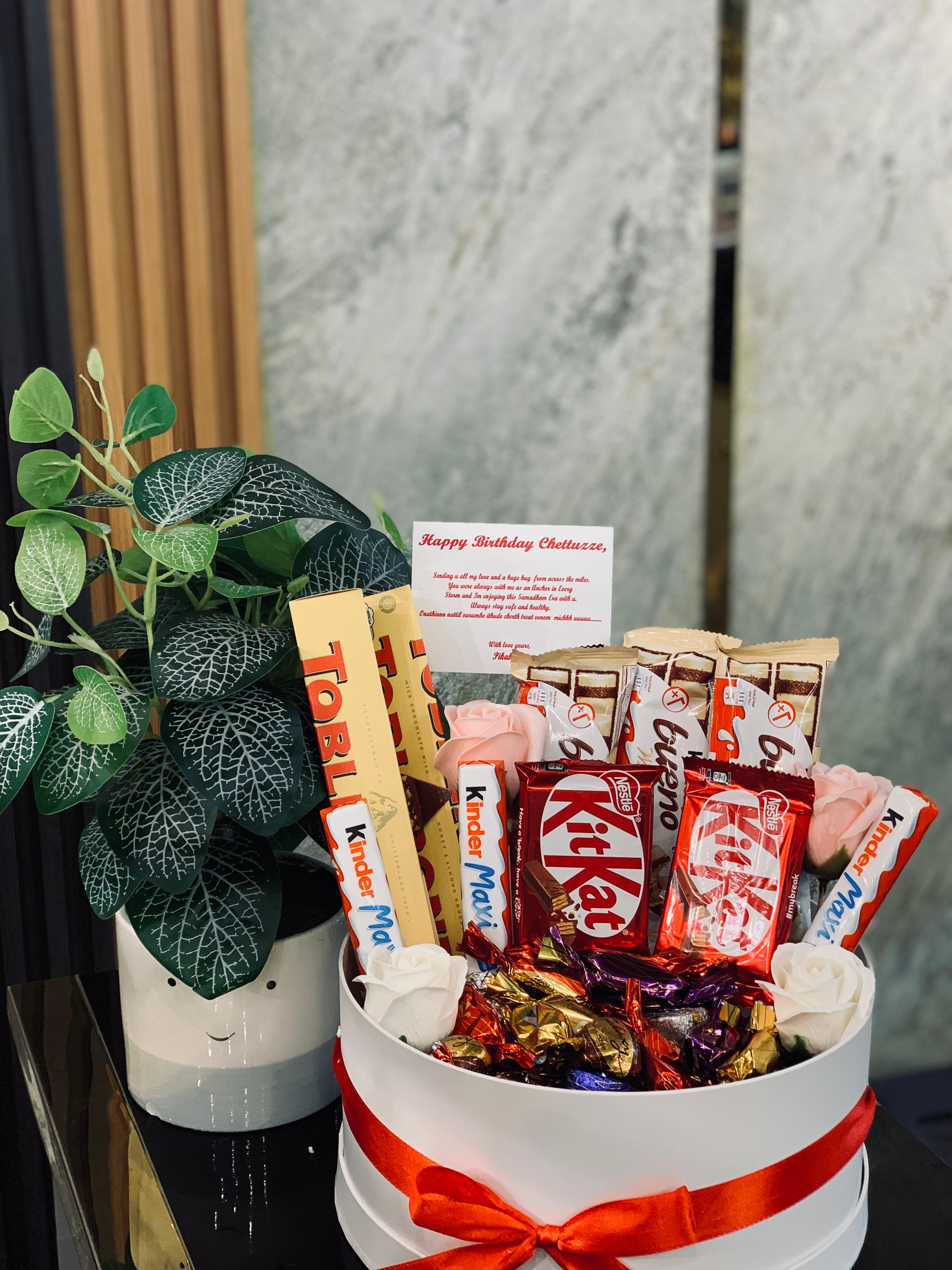 Customized Chocolate Gift Hamper – Personalised Sweet Gift Box