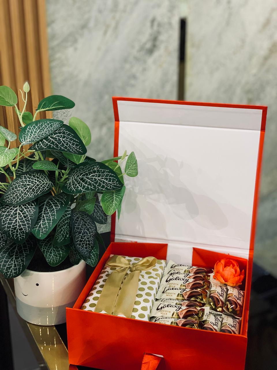 Photo Frame & Perfume Gift Hamper – Sentimental Luxury Gift for Her