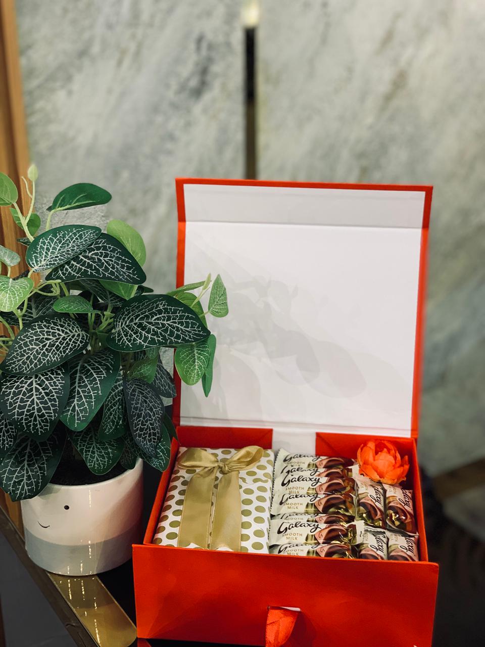 Photo Frame & Perfume Gift Hamper – Sentimental Luxury Gift for Her