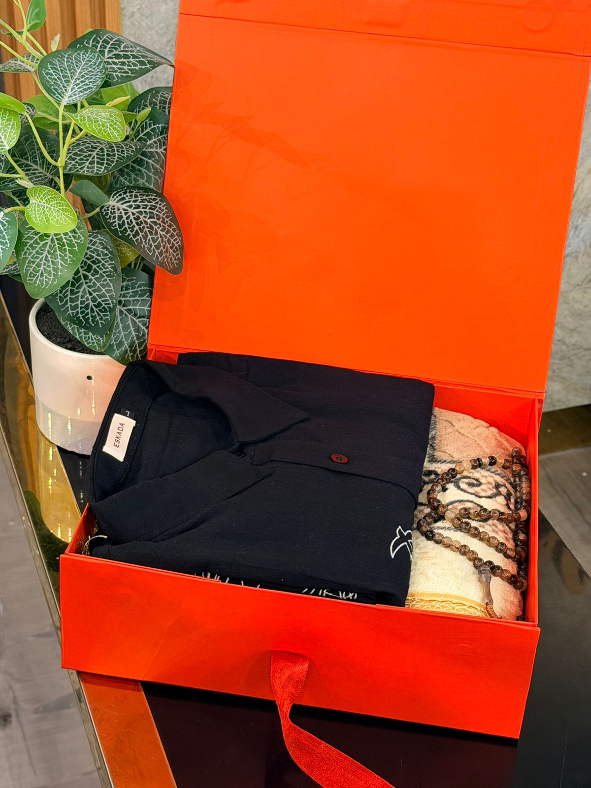 Shirt & Prayer Mat Gift Hamper – Meaningful Eid & Spiritual Gift for Him