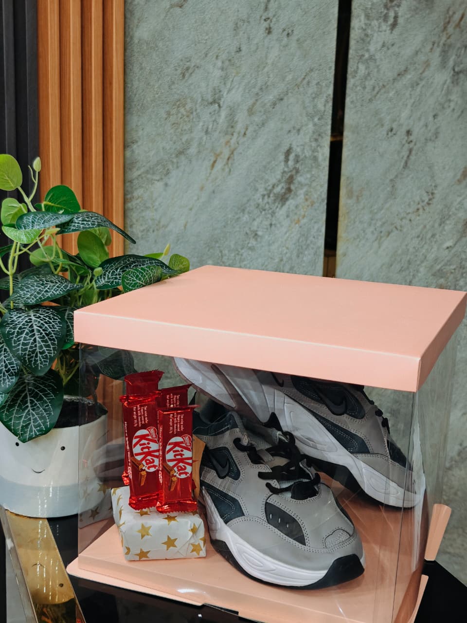Premium Shoe Gift Hamper – Stylish Anniversary & Birthday Gift for Him
